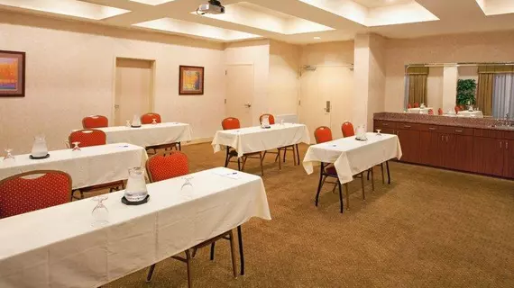 Holiday Inn Express & Suites Florence I-95 & I-20 Civic Ctr | Güney Karolayna - Florence (ve civarı) - Florence