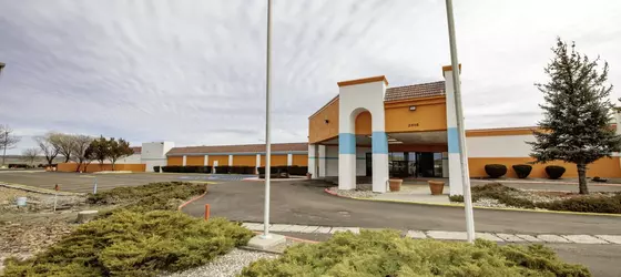 Howard Johnson by Wyndham Gallup | New Mexico - Gallup