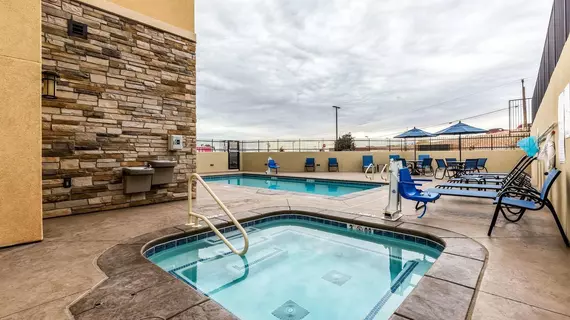 Comfort Suites St George University Area | Utah - St. George (ve civarı) - St. George