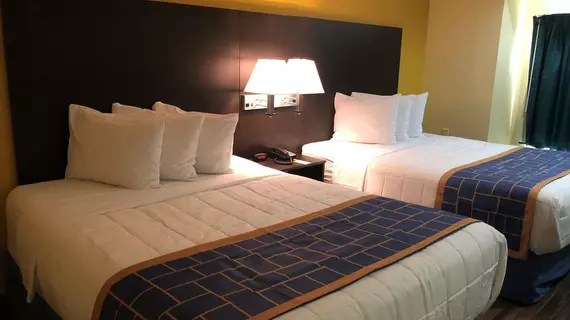 Days Inn & Suites by Wyndham Tampa/Raymond James Stadium | Florida - Tampa (ve civarı) - Tampa