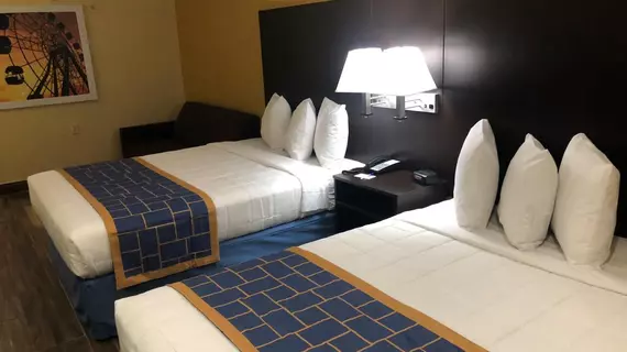 Days Inn & Suites by Wyndham Tampa/Raymond James Stadium | Florida - Tampa (ve civarı) - Tampa