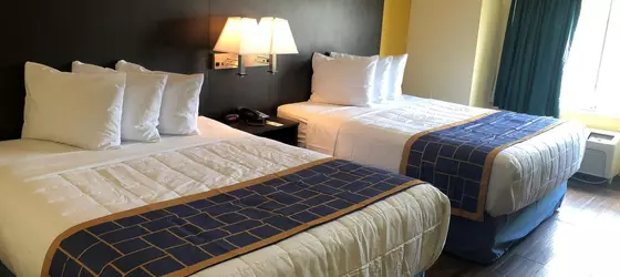 Days Inn & Suites by Wyndham Tampa/Raymond James Stadium | Florida - Tampa (ve civarı) - Tampa