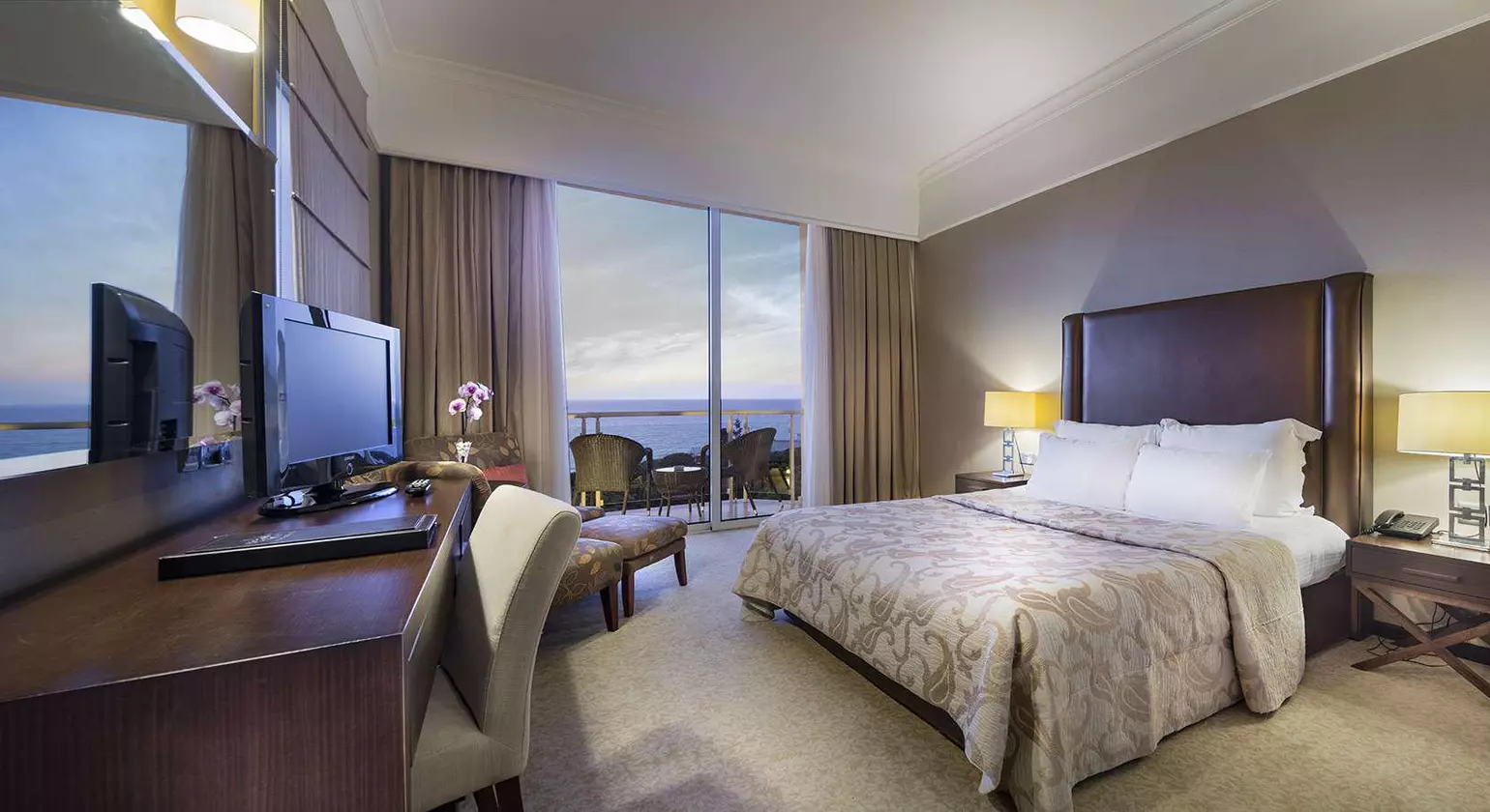 Acapulco Resort Convention Spa Hotel