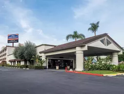 Howard Johnson by Wyndham Fullerton/Anaheim Conference Cntr | Kaliforniya - Orange County - Anaheim