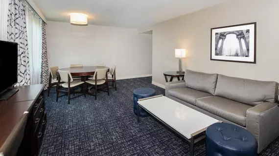 SHERATON SUITES PHILADELPHIA AIRPORT | Pensilvanya - Bucks County - Philadelphia (ve civarı) - Philadelphia