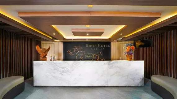 Brits Hotel Legian | Bali - Badung - Günbatımı Yolu