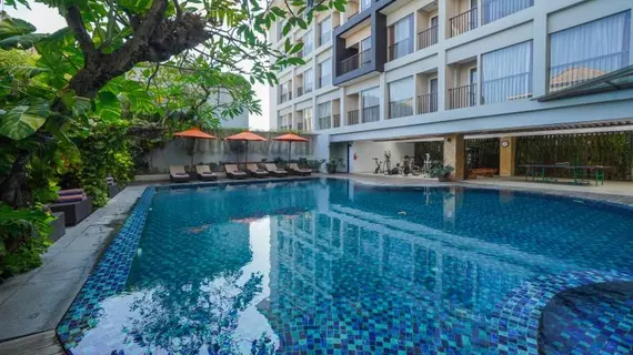 Brits Hotel Legian | Bali - Badung - Günbatımı Yolu