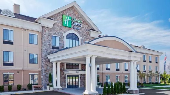 Holiday Inn Express Hotel & Suites Warminster-Horsham | Pensilvanya - Bucks County - Philadelphia (ve civarı) - Warminster