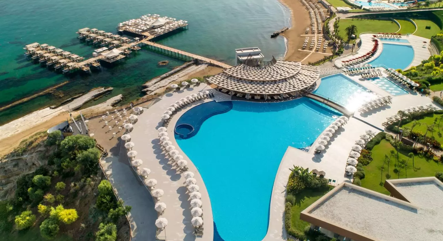Elexus Hotel Resort & Spa