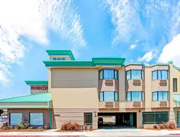 Ramada by Wyndham San Bruno SFO Airport | Kaliforniya - San Fransisko (ve civarı) - San Bruno