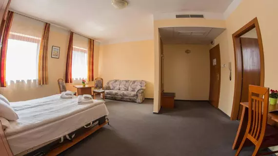 Homoky Hotels Bestline Hotel | Pest County - Budapeşte (ve civarı) - Soroksar