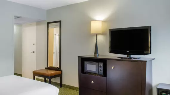 Ramada by Wyndham Shreveport Airport | Louisiana - Bossier Parish - Shreveport (ve civarı) - Shreveport