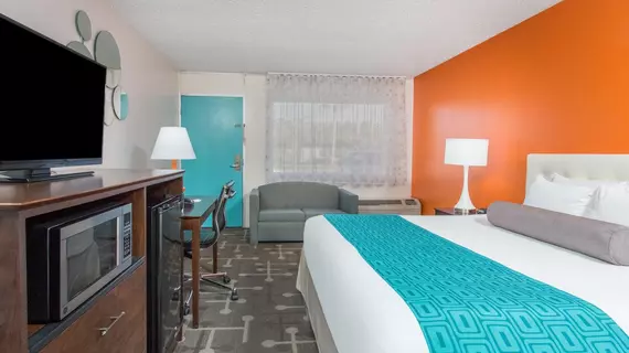 Howard Johnson by Wyndham Ocala FL | Florida - Ocala (ve çevresi) - Ocala