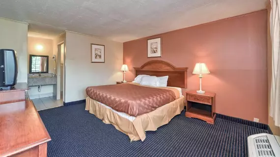 Red Carpet Inn - Stamford | Connecticut - Stamford (ve civarı) - Stamford