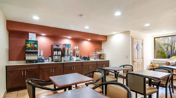 Red Carpet Inn - Newark Airport | New Jersey - Newark (ve civarı) - Irvington