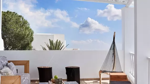 Loizos Stylish Residences | Ege Adaları - Santorini