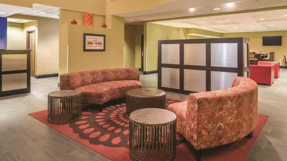 La Quinta by Wyndham St. Louis Airport-Riverport | Missouri - St. Louis (ve civarı) - Maryland Heights