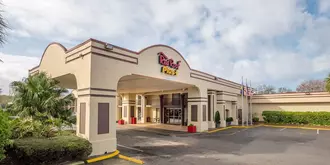 Red Roof Inn PLUS+ Neptune Beach - Jacksonville Beach