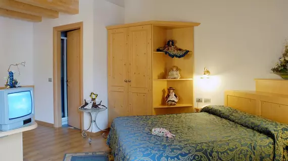 Hotel Sass Maor | Trentino-Alto Adige - Trento İli - Primiero San Martino di Castrozza - Transacqua