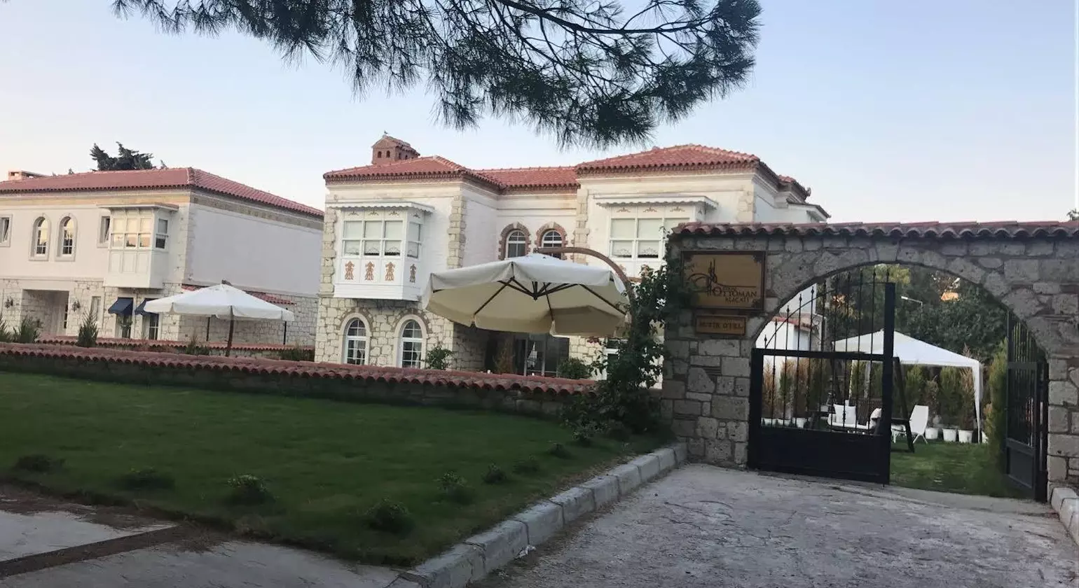 Monottoman Otel (Eski Kerme Ottoman Alaçatı)